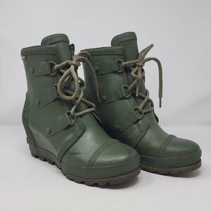 Sorel Joan Rain Wedge Boots Waterproof Olive Green Rubber Lace Up Women's 9